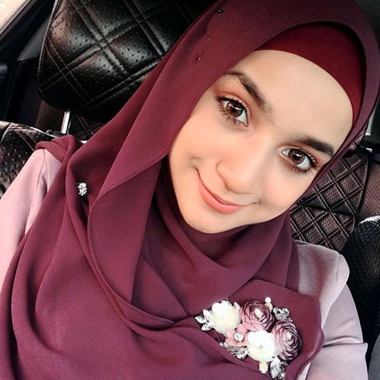 Handmade Muslim Scarf – Artisan Crafted Hijab for Women